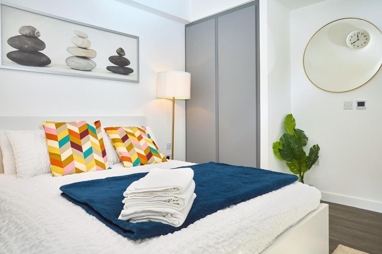Morden Lovely 3Bedroom Apartment London Abbey Wood Exterior photo